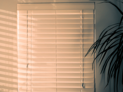 The Role of Window Blinds in Maintaining Healthy Eyes and Visual Comfort